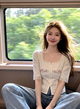 法式气质优雅高级感绣花上衣女夏季新款收腰显瘦小众设计感衬衫