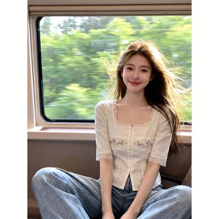 法式气质优雅高级感绣花上衣女夏季新款收腰显瘦小众设计感衬衫