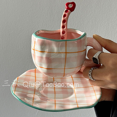 复古手绘手捏粉色布格咖啡杯碟