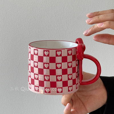 复古红方格磨砂爱心马克杯咖啡杯
