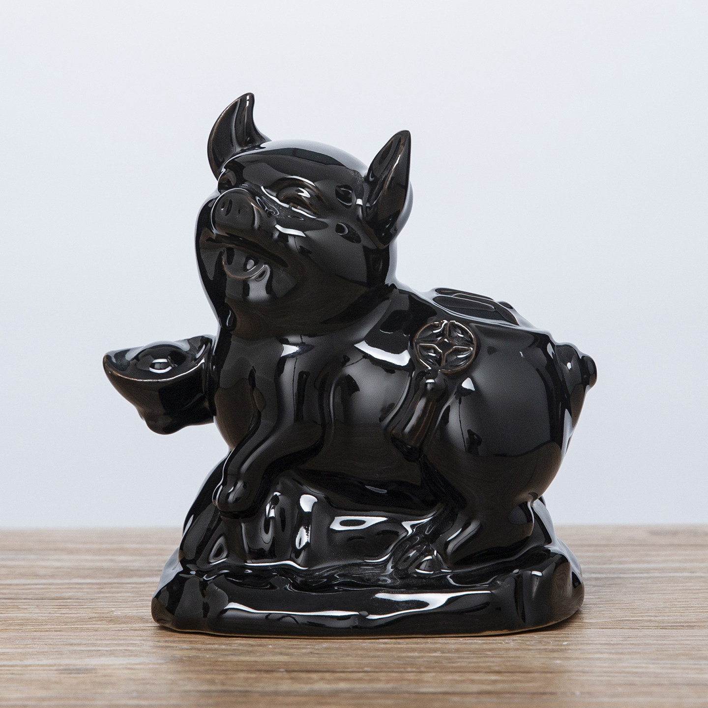 陶瓷黑色生肖猪摆件吉祥物化解