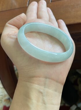 【云南小月城】缅甸正品A货翡翠手镯贵妃浅绿小圈口51甜绿
