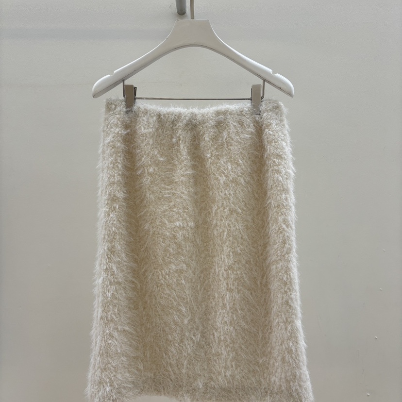 PEBBLE韩国正品代购2025法式温柔风毛绒半身裙女中长款显瘦裙子