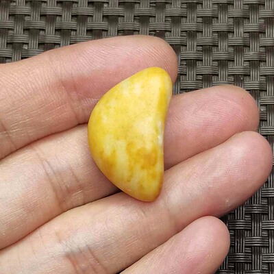 新疆和田籽料原石独籽黄皮鸡骨白小吊坠手链籽00674
