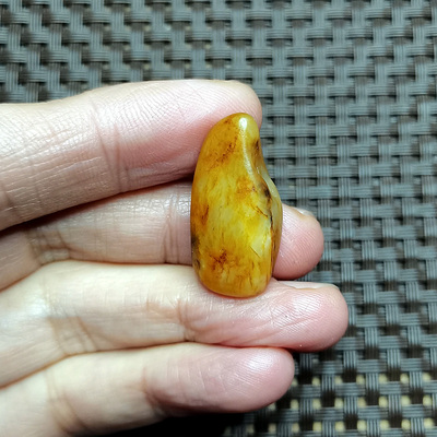 新疆和田玉籽料原石独籽真皮无修红皮洒金皮沁皮暖白肉吊坠00289