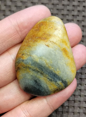 新疆和田玉籽料原石真皮独籽无修洒金皮带僵皮青花吊坠00563