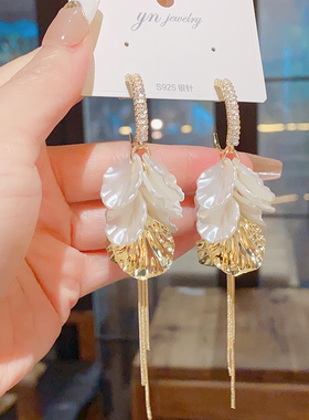 欧美个性时尚XI镶钻白色花瓣撞色长款流苏耳坠轻奢百搭显瘦耳饰品