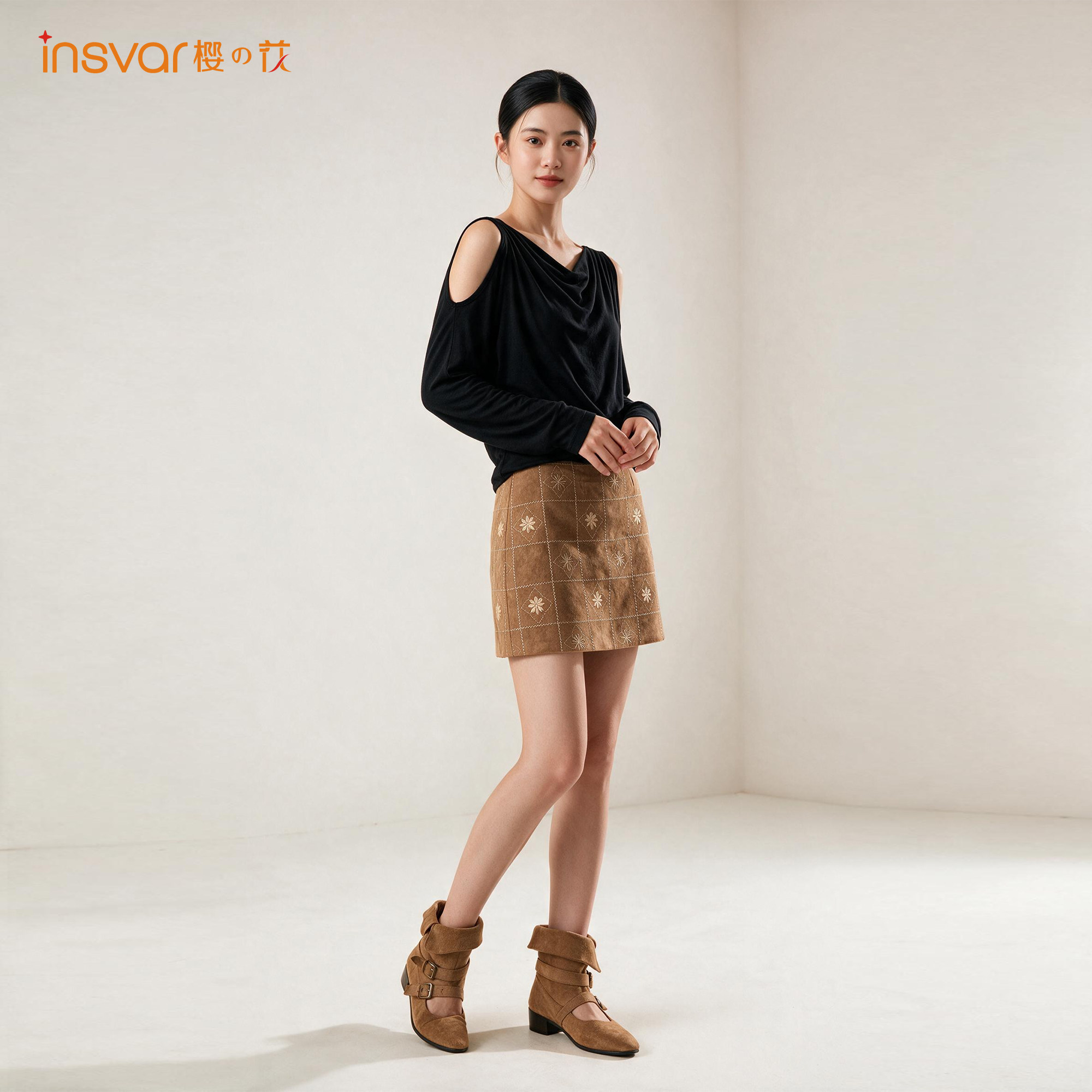INSVAR简约露肩长袖宽松T恤女
