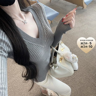 显胸大腰细长袖 POET 招牌韩模感V领针织衫 巨巨巨显瘦 WONG