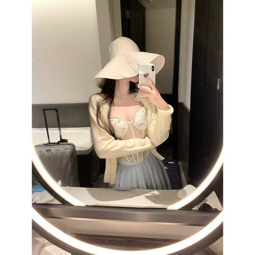 POET WONG【柔软艺术家】独一份清新色 百搭针织显瘦圆领薄款开衫