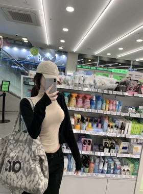 POET WONG【实穿百分百】柔软超细羊毛开衫 闭眼入舒适显瘦外套秋