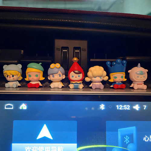 正版泡泡玛特萌粒中控台车载摆件