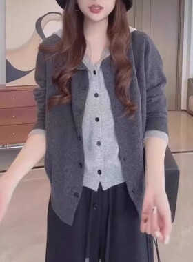 慵懒风假两件连帽针织开衫女春2026大码灰色纽扣毛衣百搭洋气上衣