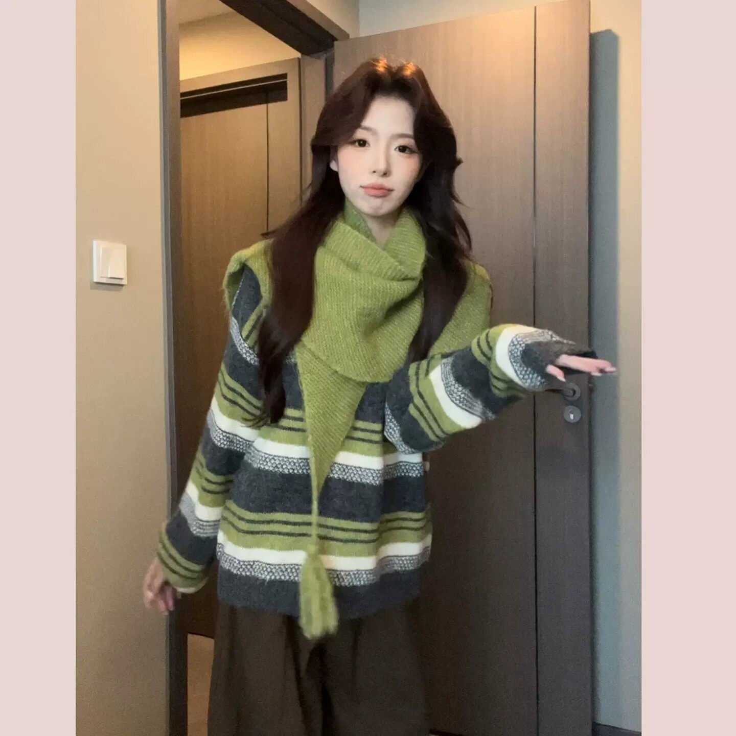 条纹围脖毛衣女早秋季新款针织衫