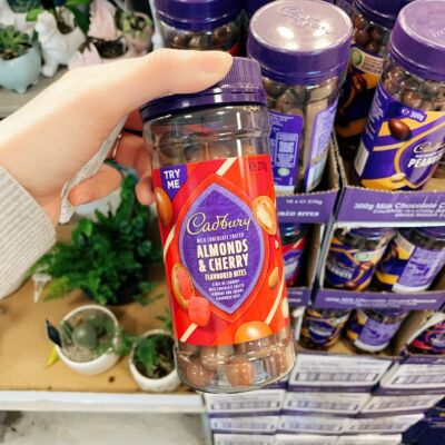 水果坚果蜂巢葡萄干巧克力罐