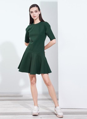 绿墨 绿色荷叶裙摆短袖连衣裙