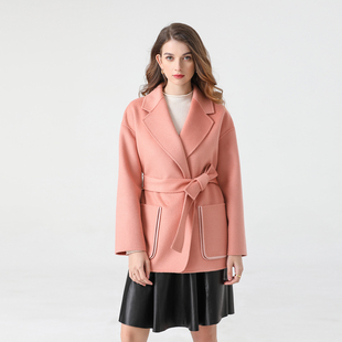 苏梅粉色纯羊毛水波纹双面呢系腰带短款大衣外套