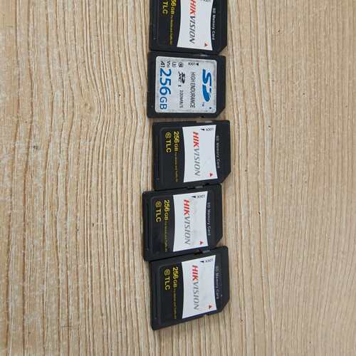 {议价}256gb SD卡总共就5张，需要的老板联系。