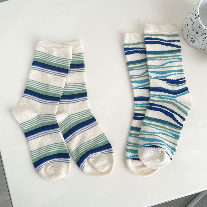ins女袜蓝色水波纹条纹中筒袜