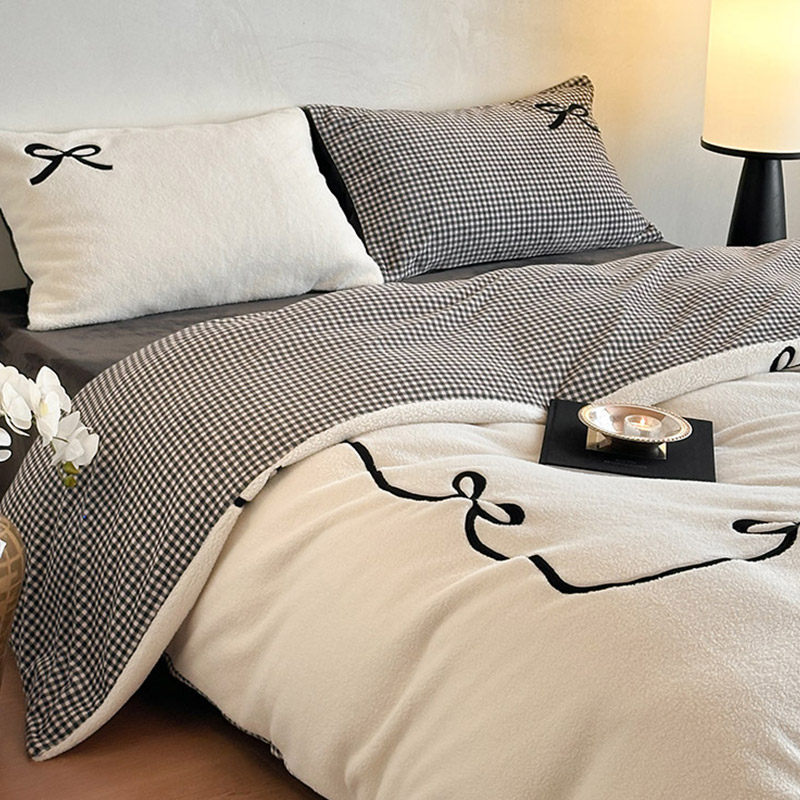 小清新冬季保暖加厚仿兔绒四件套全消光牛奶绒刺绣被套床品白咖色