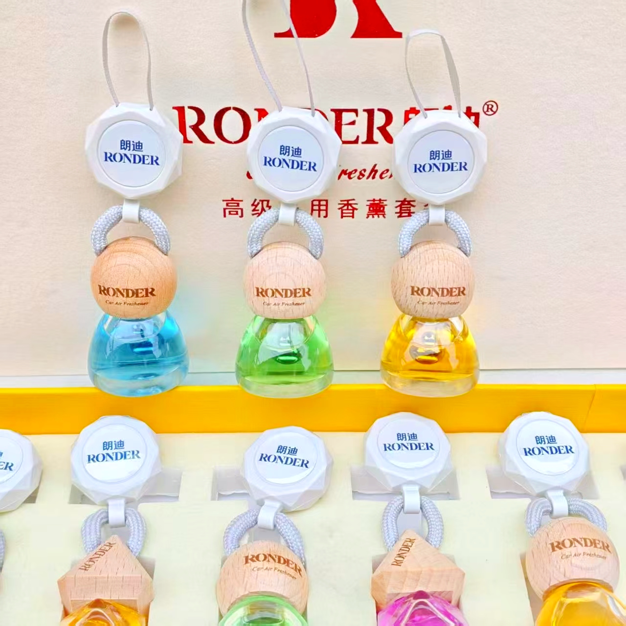朗迪汽车香水车载香薰精油挂饰车上持久淡香车内装饰品高档吊坠