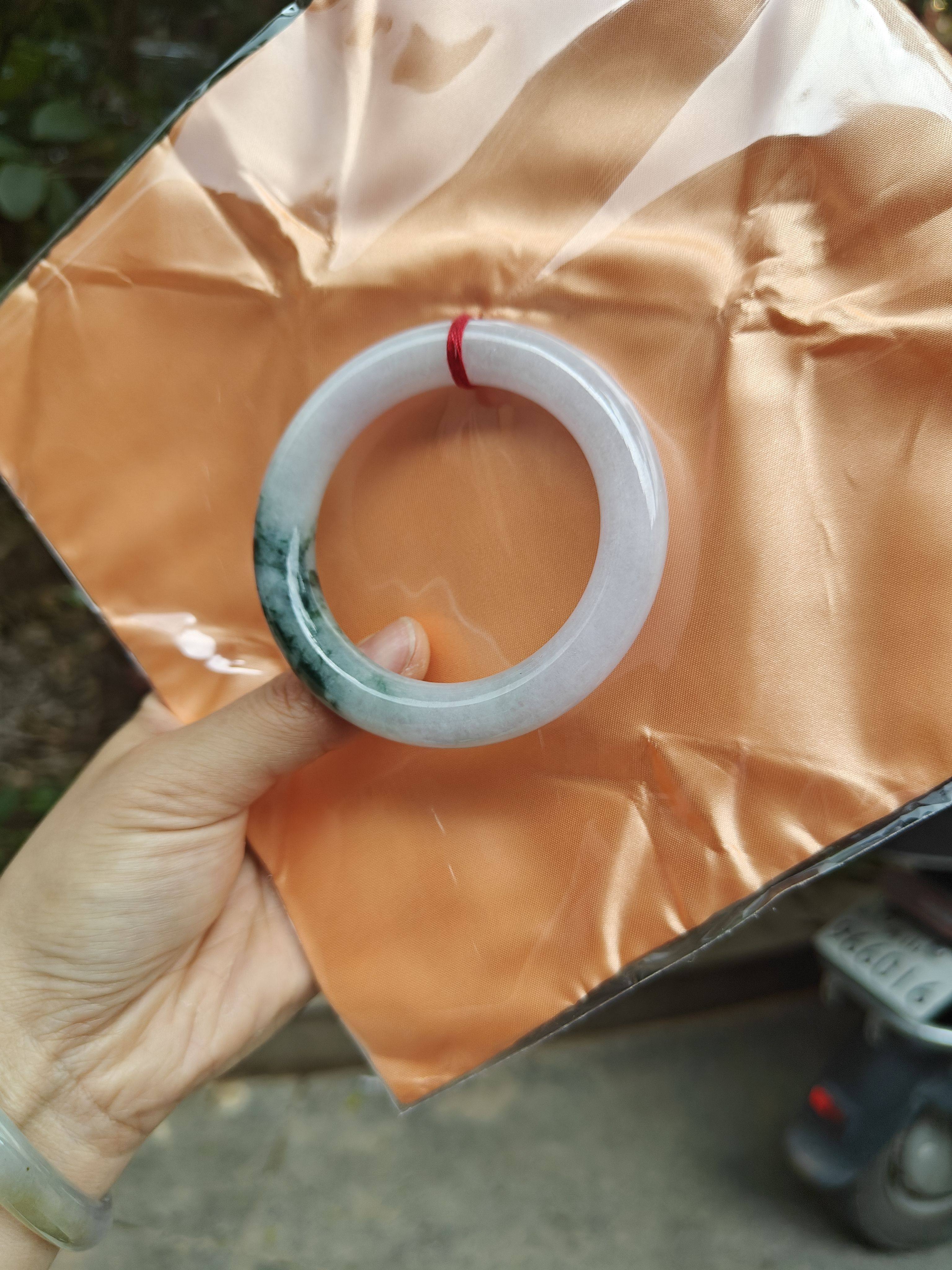 缅甸翡翠A货春彩飘花圆条手镯,珠宝/钻石/翡翠,手镯,淘宝优惠券,粉丝福利购,淘宝优惠卷