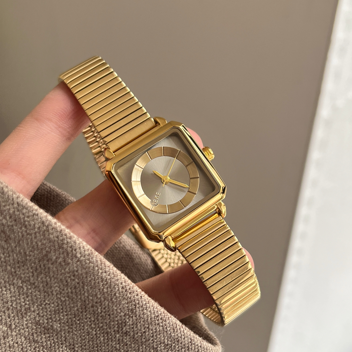 2025新款中古金方块小众复古表