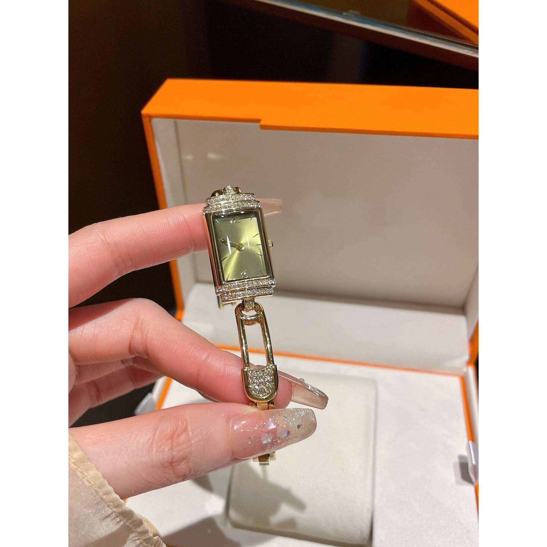 鞠婧祎同款女士手表2025新款小别针高颜值轻奢小众高级感手表女款