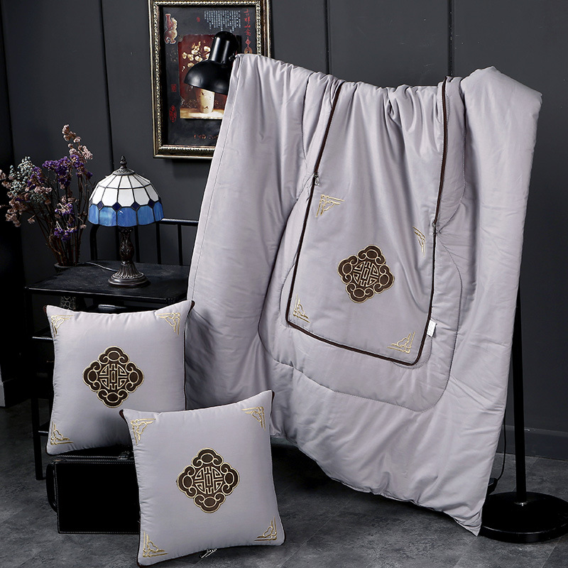 贴布刺绣抱枕被子两用靠垫可定  制全棉二合一办公室午睡神器