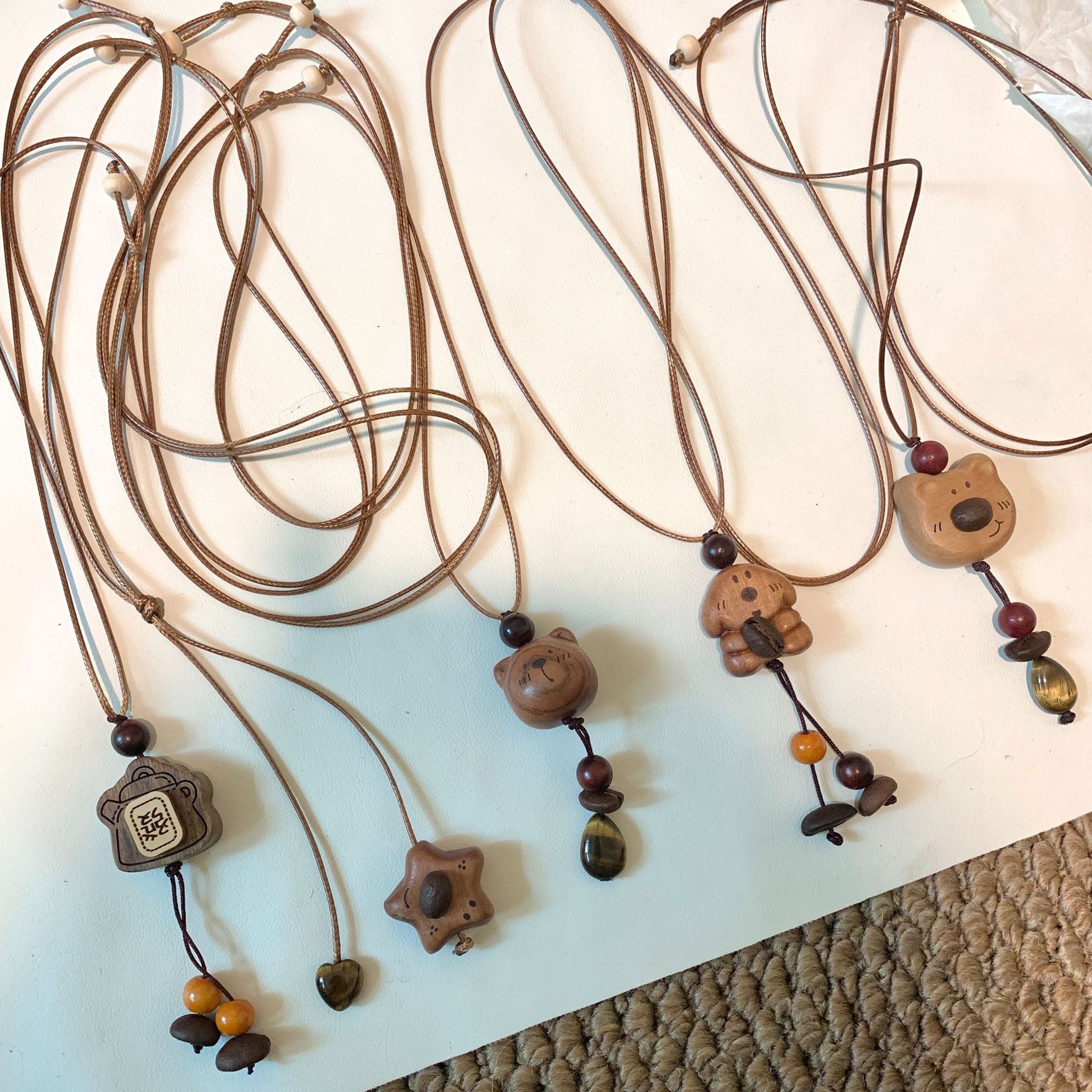 木质虎眼石小狗小熊项链女秋冬可爱小众设计毛衣链长款吊坠配饰