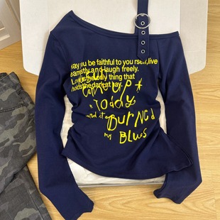 不规则开衫 女秋美式 上衣 打底衫 酷辣性感斜领皮扣肩带字母印花长袖