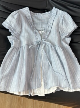 法式蓝色假两件木耳边v领衬衫女夏设计感减龄宽松短袖娃娃衫上衣