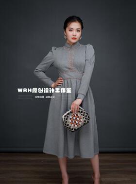 SUUNAI.WRH 赫本风显瘦修身连衣裙通勤纯色a字裙黑灰色蒙古民族风
