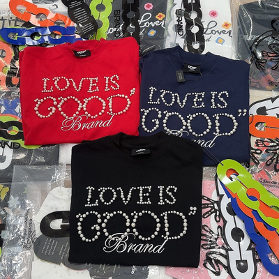 【珍珠迎好运】GOODBRAND LOVE IS GOOD重工情侣珍珠标语短袖T恤