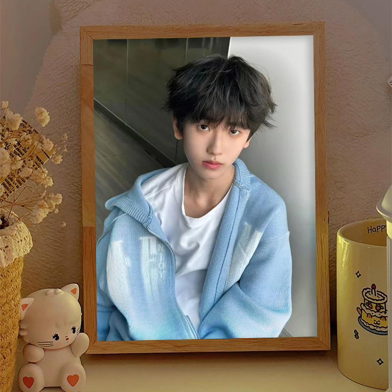 左奇函周边TF四代成员灯光画粉丝应援送朋友生日礼物桌面摆件夜灯