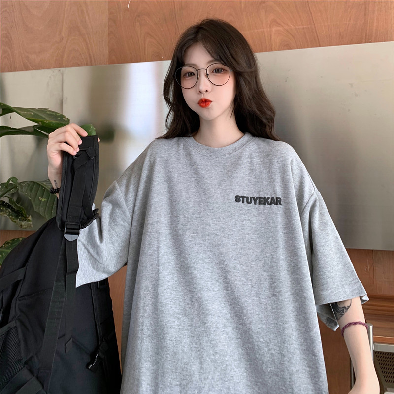 Short sleeve T-shirt and long sleeve loose top for students