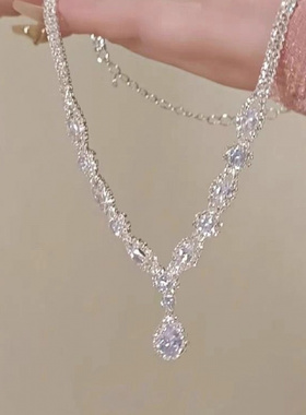 超闪满钻锆石水滴流苏项链