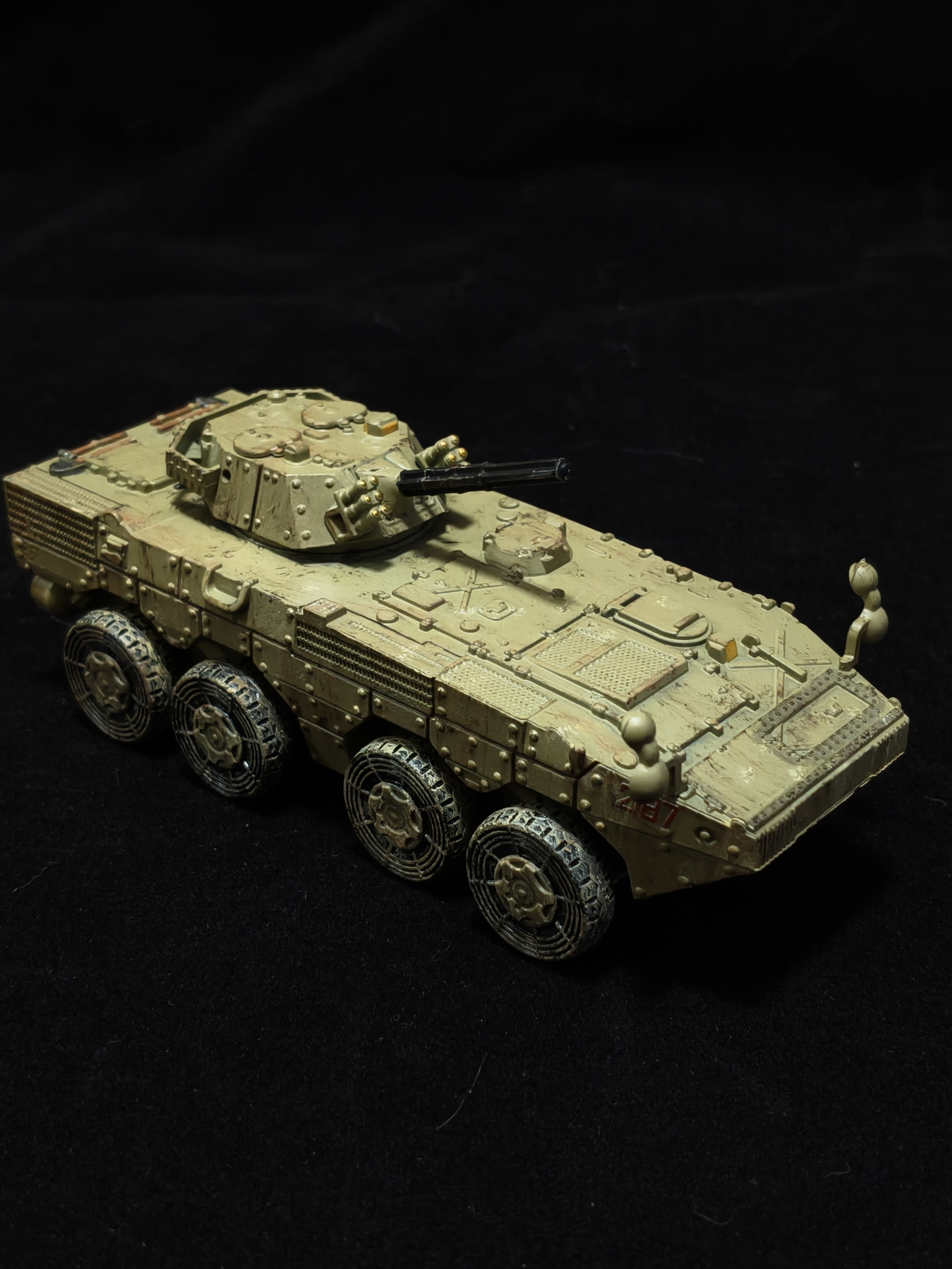 1/72拼装模型解放军轮式步兵车已涂装上色塑料静态模型摆件手工