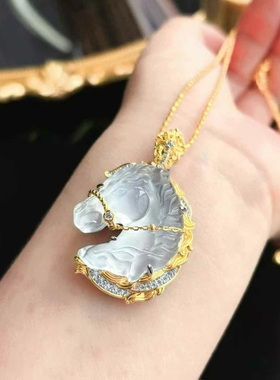 天然石英质玉水沫玉马到成功马头吊坠项链国风媲美翡翠纯银镀黄金