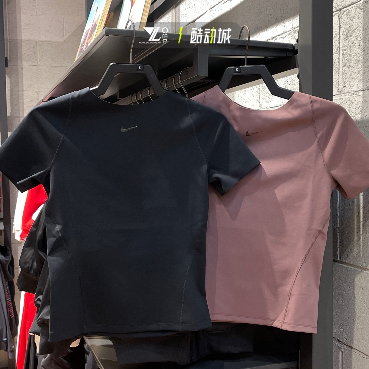 nike耐克正品短袖女小标简约百搭速干运动半袖T恤IO1272-010-502,运动服/休闲服装,运动T恤,淘宝优惠券,粉丝福利购,淘宝优惠卷