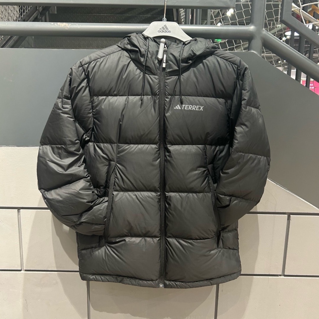 专柜正品Adidas男休闲保暖羽绒服