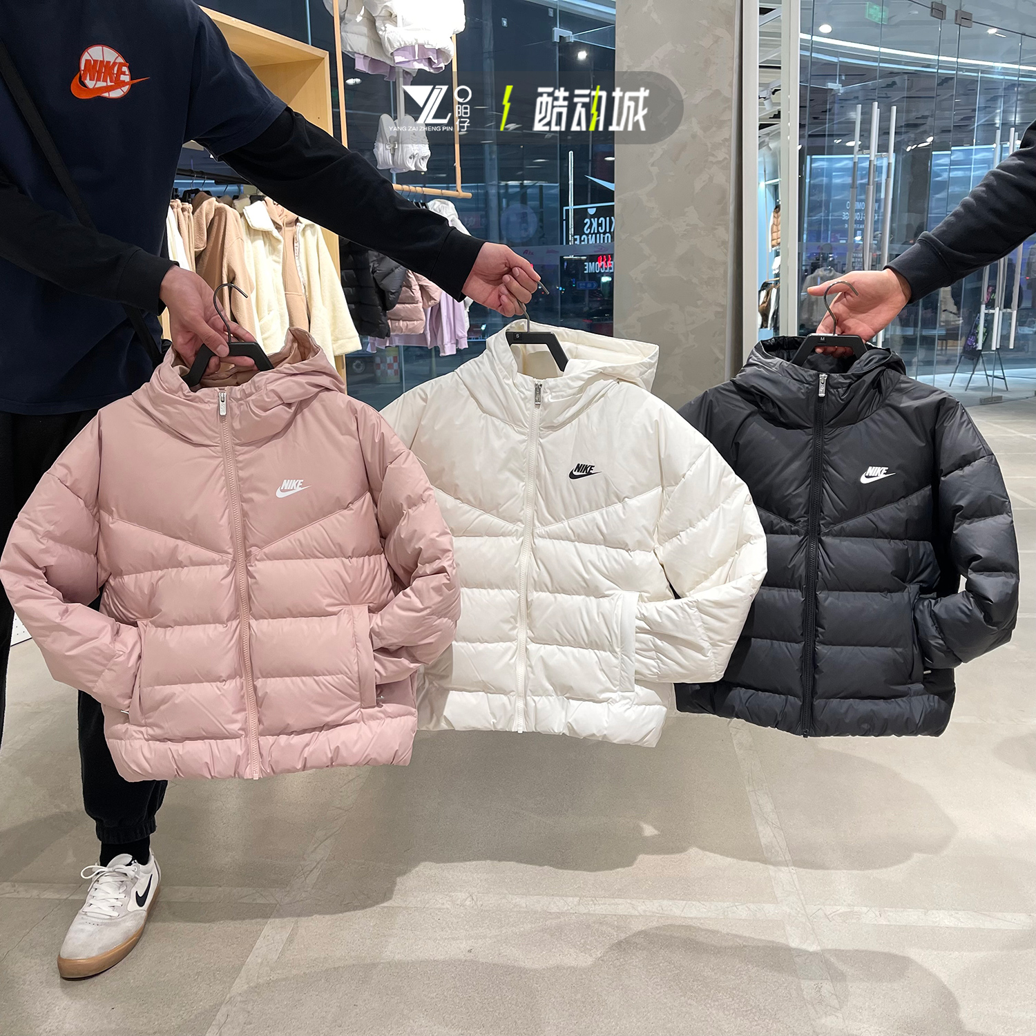 Nike保暖耐磨连帽短款女子羽绒服