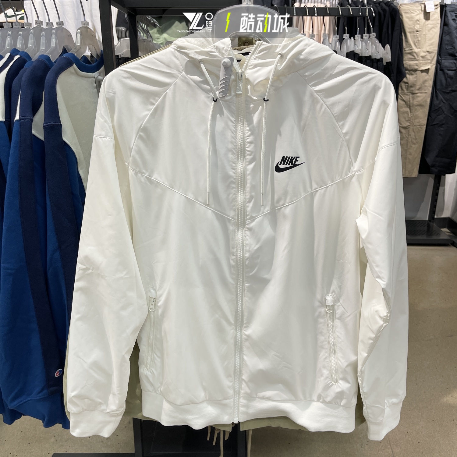 nike耐克男子秋季经典款风行者系列白色运动夹克外套727325-134