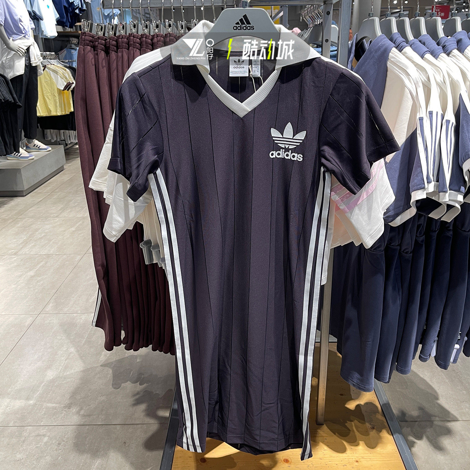 阿迪达斯三叶草女子夏季POLO领裙子网球运动速干透气连衣裙IZ3199