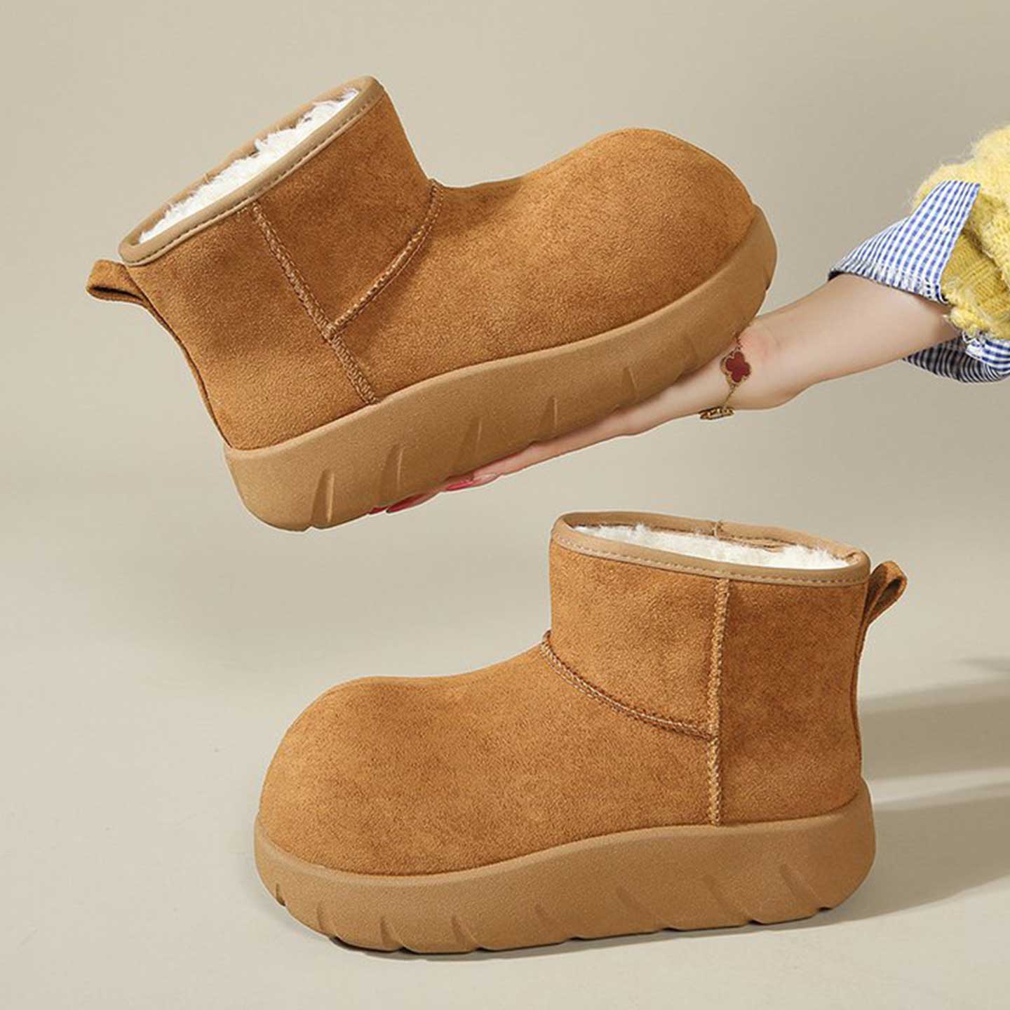 厚底增高短筒雪地靴女冬季加绒加厚保暖防滑软底轻便百搭高帮棉鞋