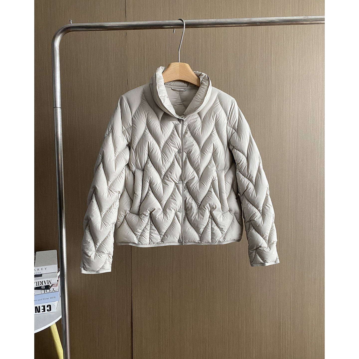 菱格纯色90白鹅绒羽绒服女短款