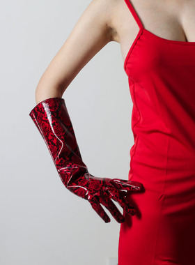 摄影蛇皮超长手套40cm长款漆皮仿真皮仿皮PU亮皮动物纹蟒蛇纹红色