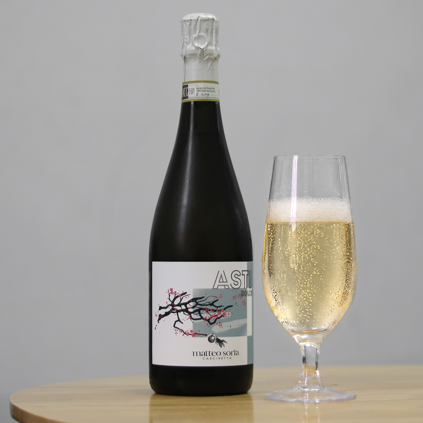 「小葡兰西」开瓶花香蜜桃 回味想续杯 意大利进口甜白起泡葡萄酒