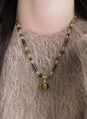 新款美拉德风虎眼石吊坠项链复古轻奢百搭锁骨链气质高级感饰品女