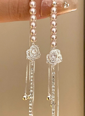 新款珍珠串珠花朵吊坠手链法式时尚精致百搭手环轻奢高级感手饰女